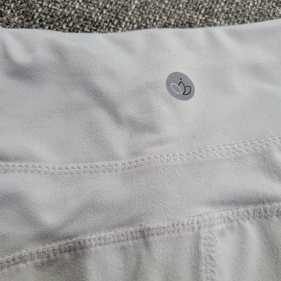 Jill yoga leggings- size 12 y old - Picture 4 of 4